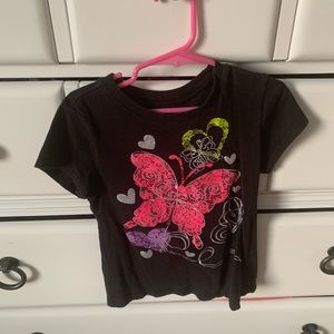 Size 5/6 children’s place black butterfly tshirt!